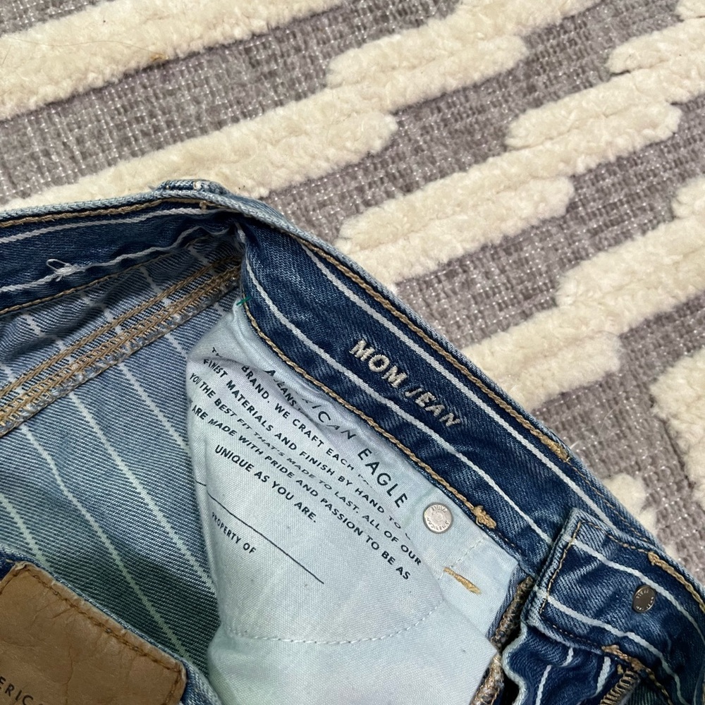 American eagle‎ distressed mom Jean - Picture 5 of 9
